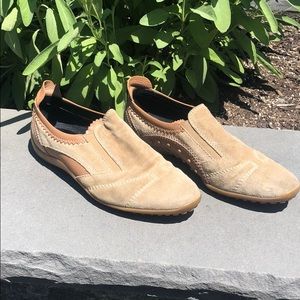 TOD’S Beige Suede Driving Shoes 38Eur.